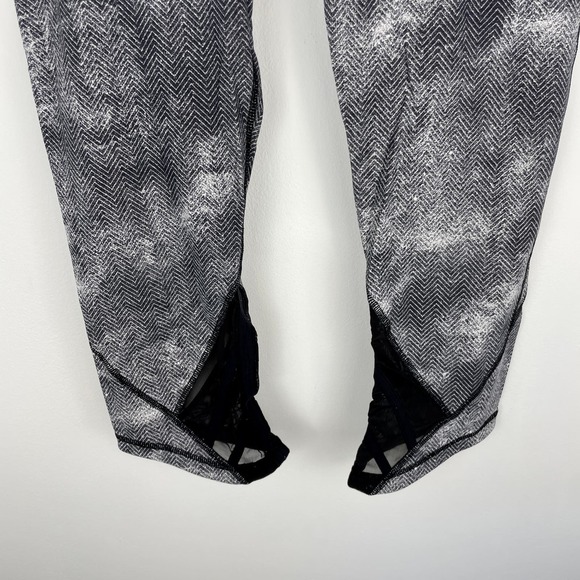 Lululemon Essential Rhythm Crop Legging In Diffusion Black White Size 10 - Picture 6 of 16